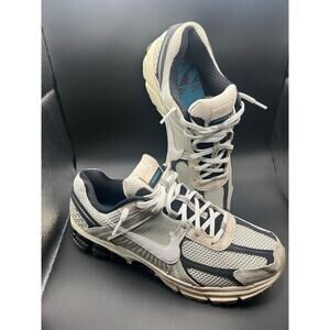 Nike Zoom Vomero 5 Light Bone and Black Lightly Used Running Shoes size Men’s 12